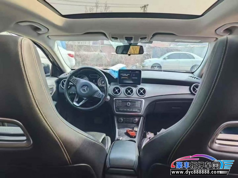 17年奔驰GLA轿车抵押车出售