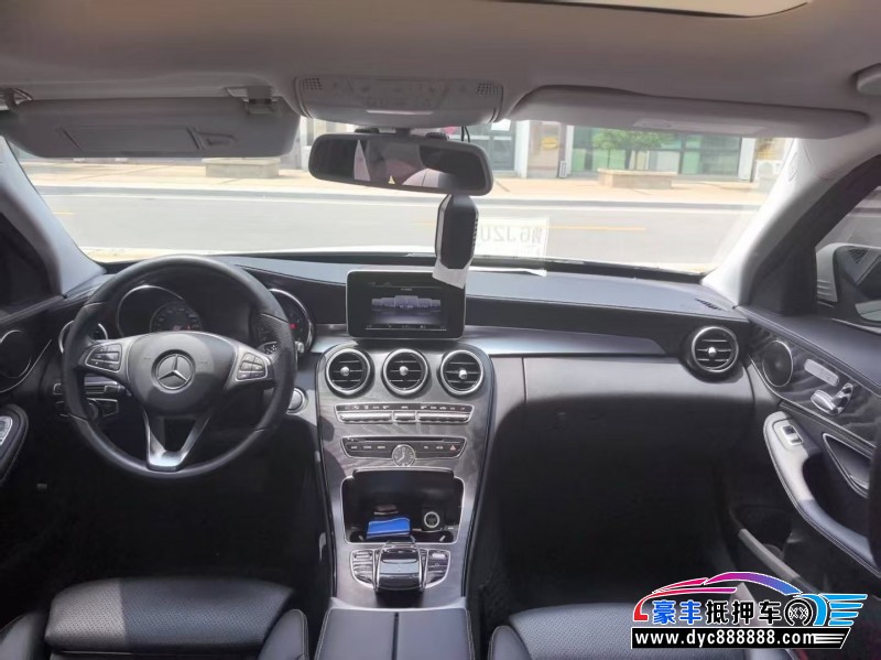 18年奔驰C轿车抵押车出售