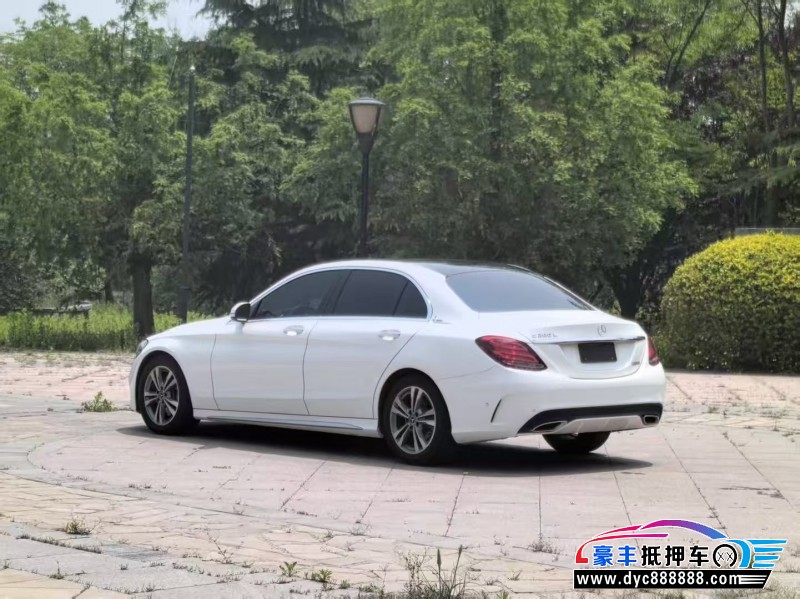 18年奔驰C轿车抵押车出售