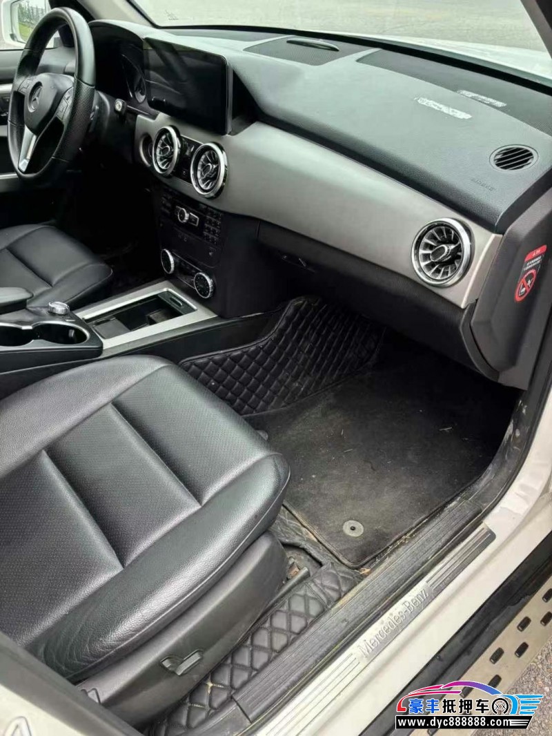 14年奔驰GLK轿车抵押车出售