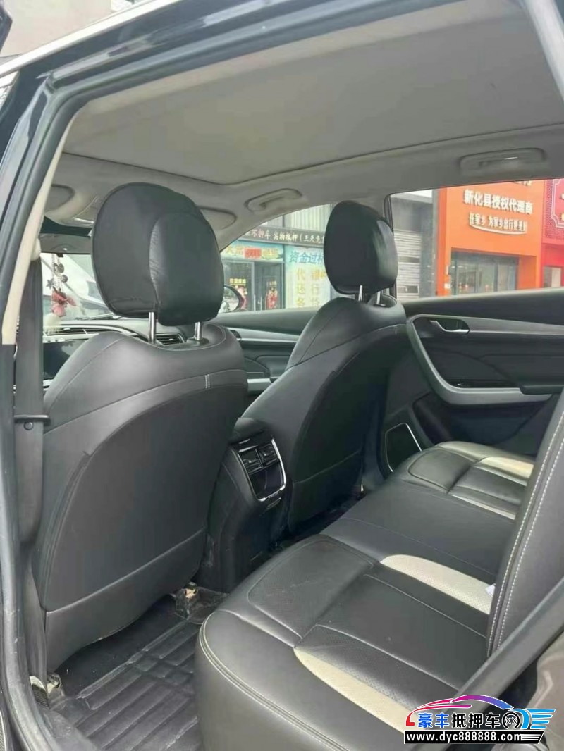 21年东风风神AX7轿车抵押车出售