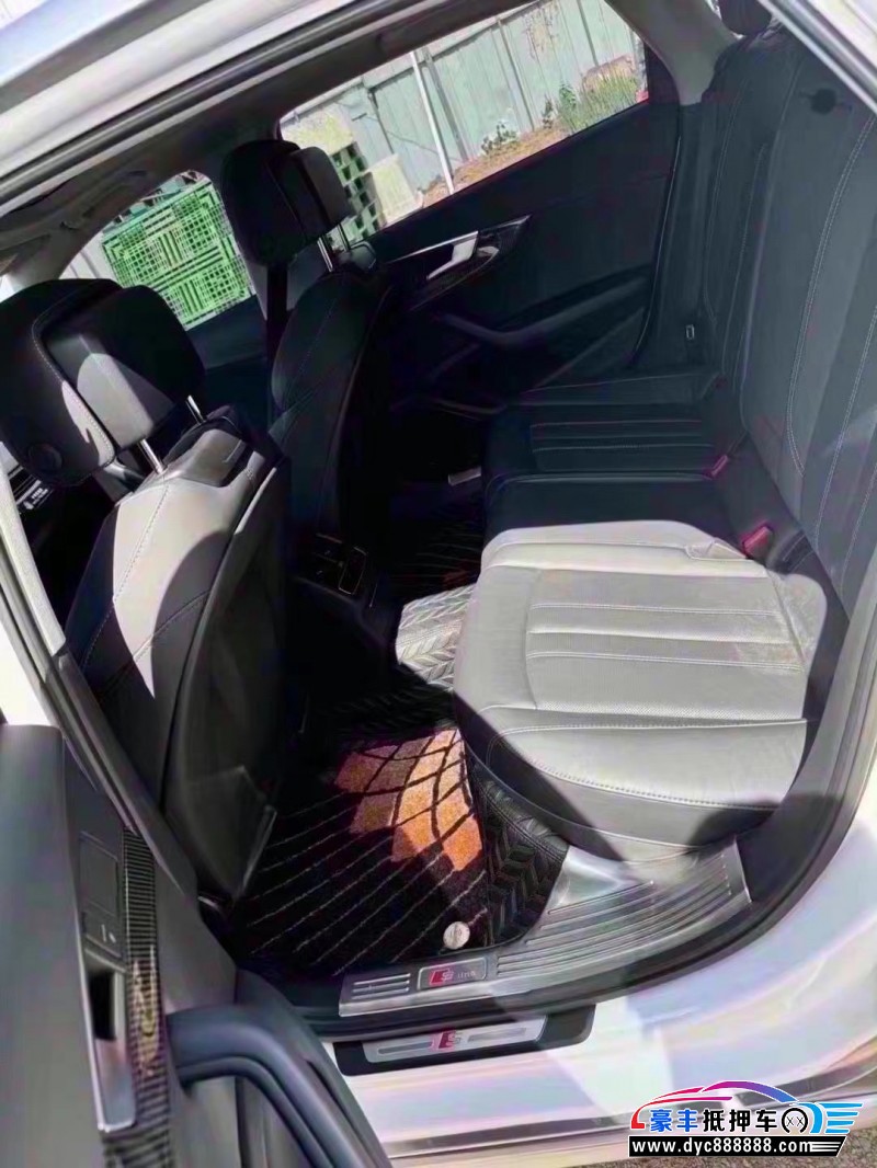 20年奥迪A4L轿车抵押车出售