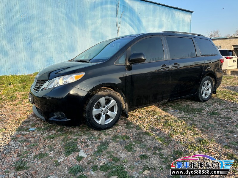 16年丰田塞纳轿车抵押车出售