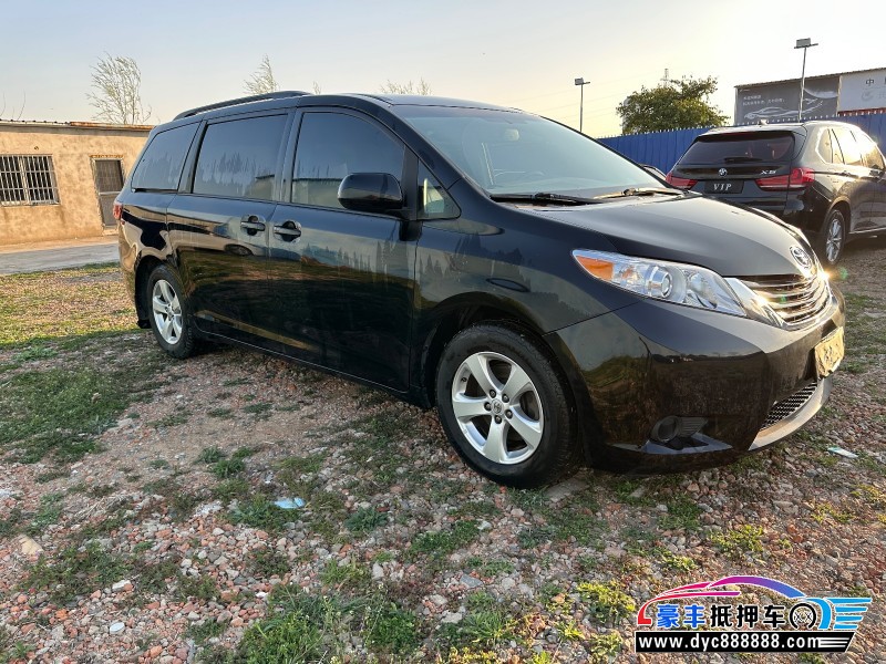 16年丰田塞纳轿车抵押车出售