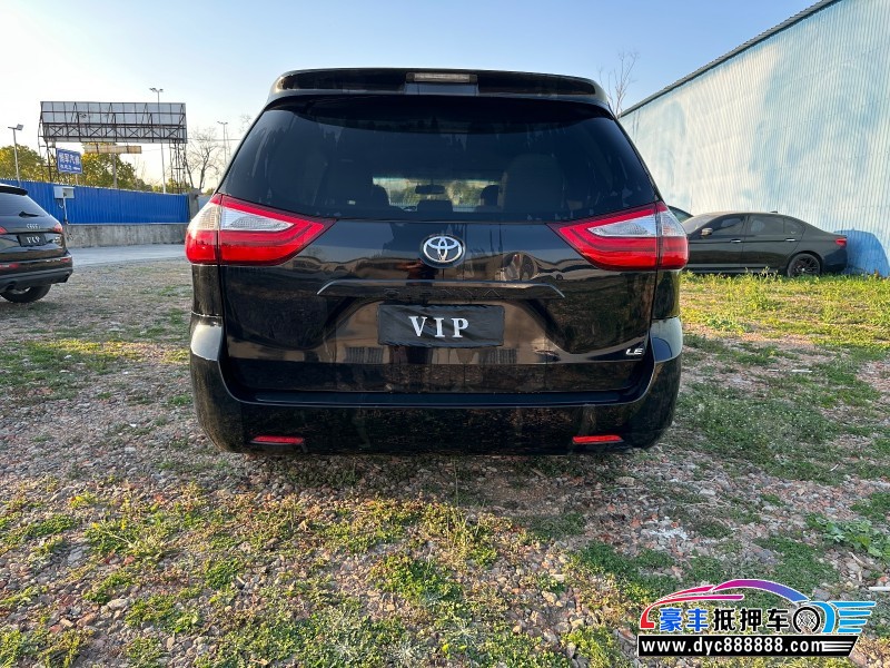 16年丰田塞纳轿车抵押车出售