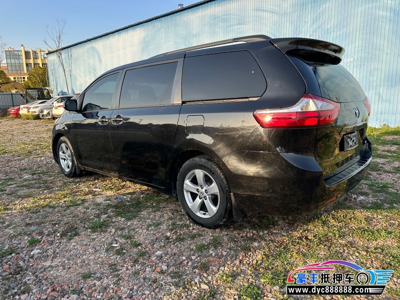 16年丰田塞纳轿车抵押车出售