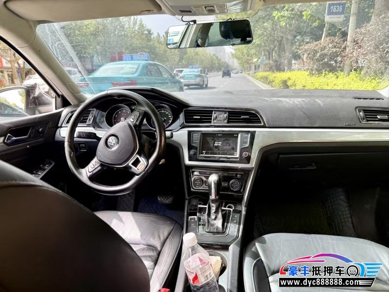 16年大众凌渡轿车抵押车出售