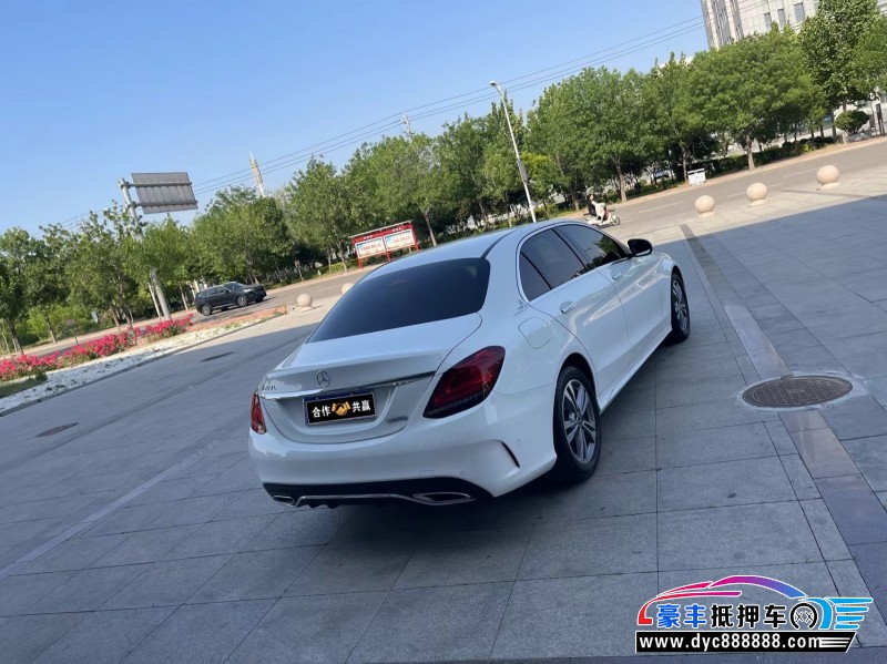 20年奔驰C轿车抵押车出售