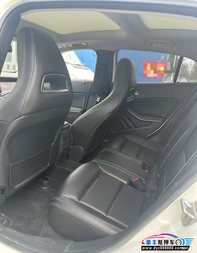 18年奔驰GLA轿车抵押车出售