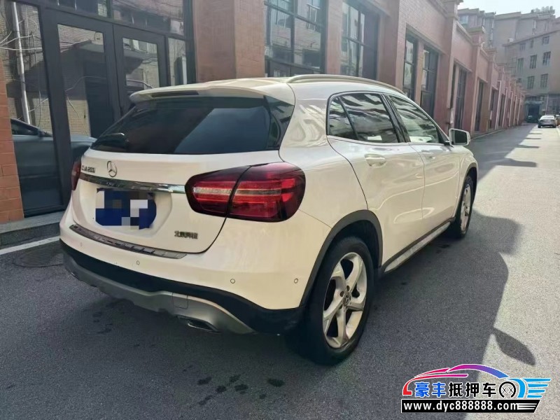 19年奔驰GLA轿车抵押车出售