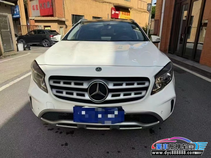 19年奔驰GLA轿车抵押车出售