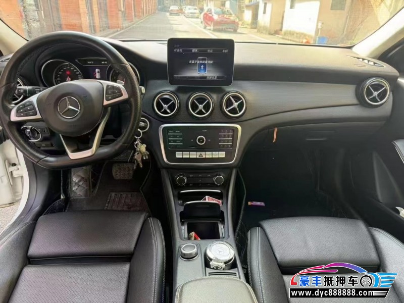 19年奔驰GLA轿车抵押车出售