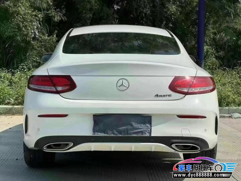 17年奔驰C轿车抵押车出售