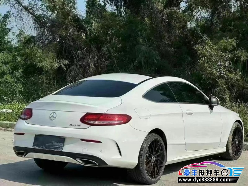 17年奔驰C轿车抵押车出售