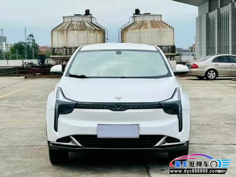 23年哪吒U轿车抵押车出售