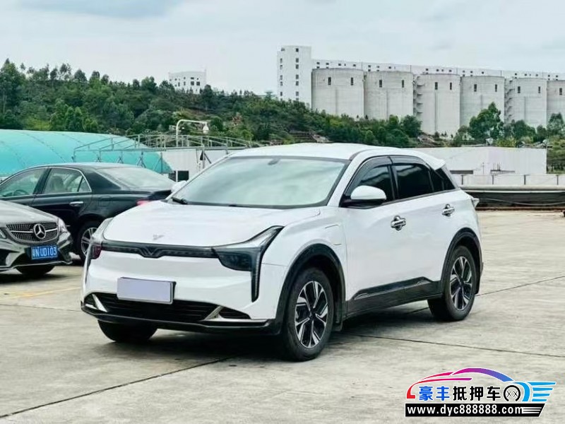 23年哪吒U轿车抵押车出售