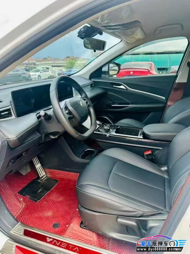 23年哪吒U轿车抵押车出售