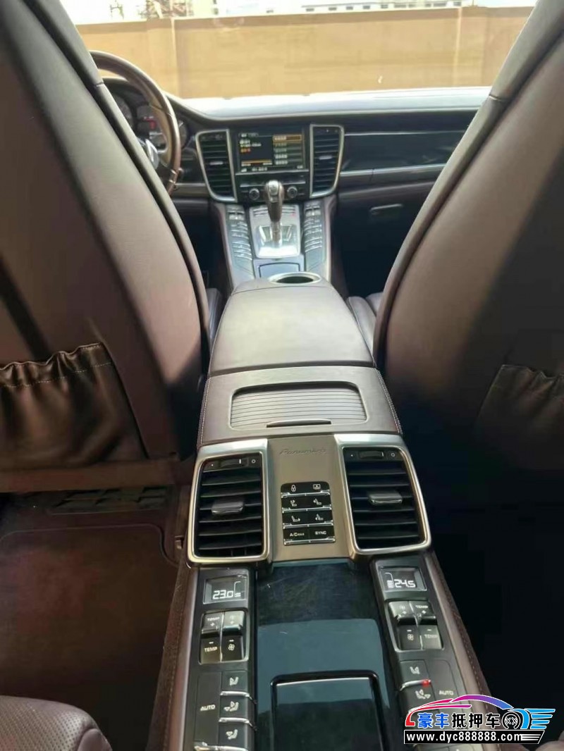 15年保时捷帕纳梅拉轿车抵押车出售