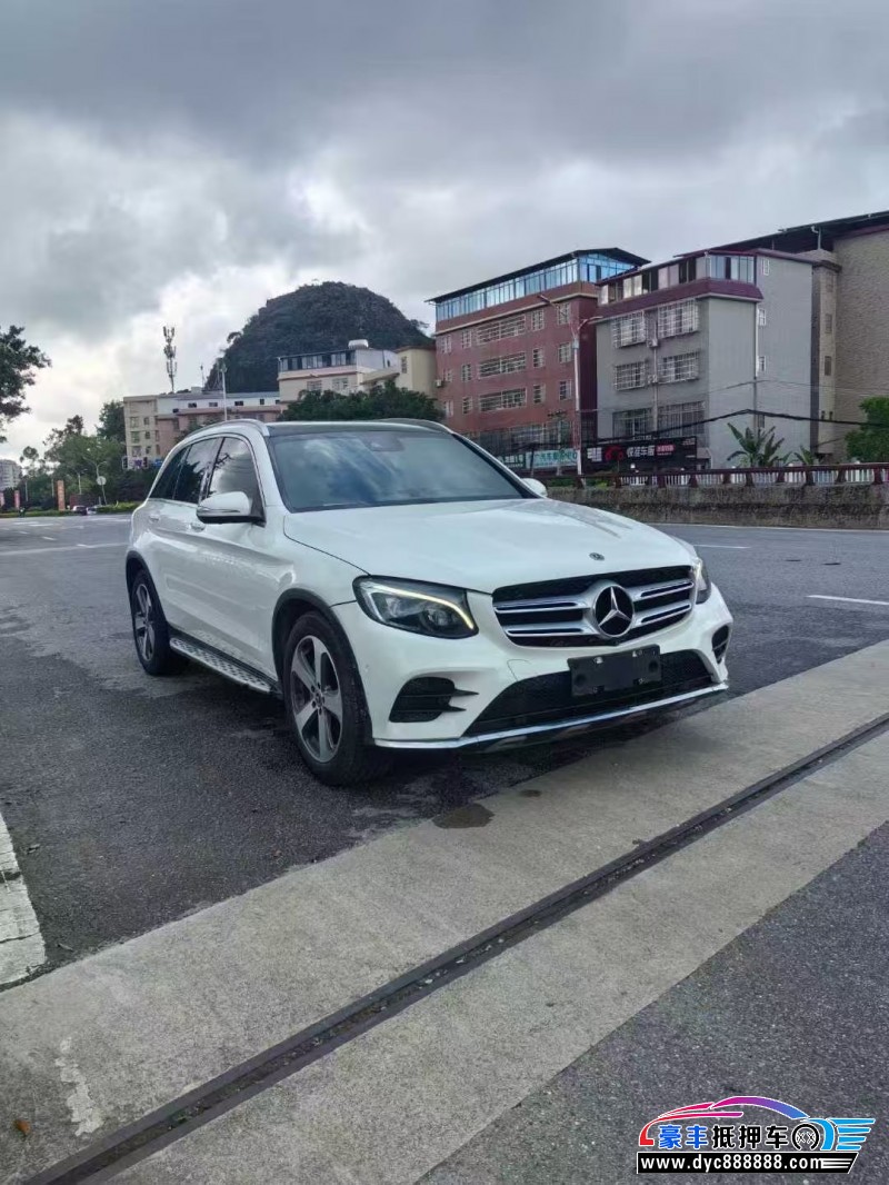 17年奔驰GLC轿车抵押车出售