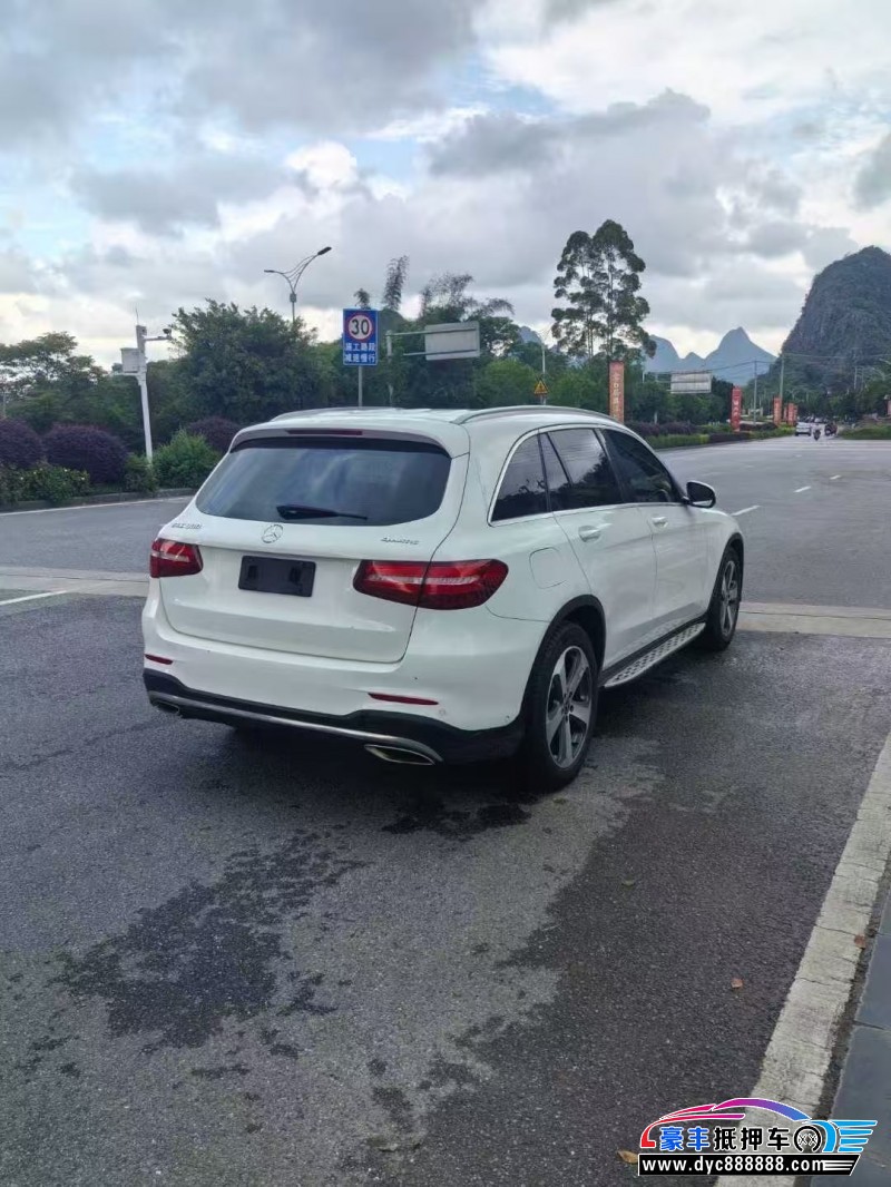 17年奔驰GLC轿车抵押车出售