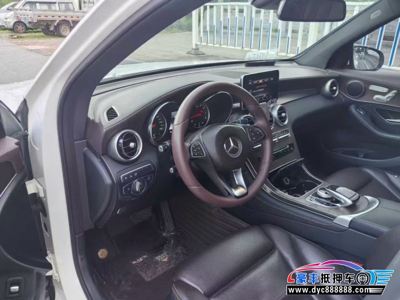 17年奔驰GLC轿车抵押车出售