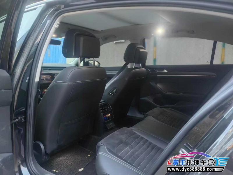 22年大众迈腾轿车抵押车出售