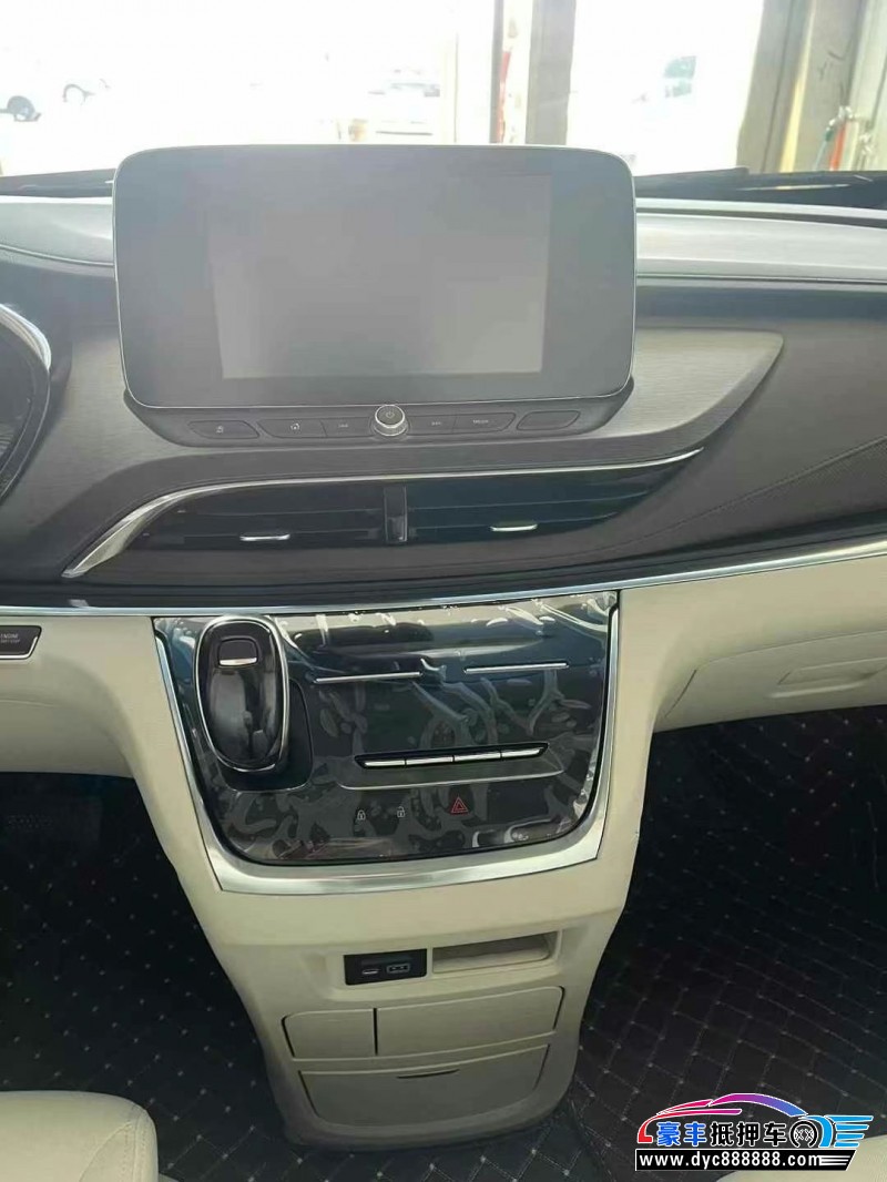 25年别克GL8轿车抵押车出售