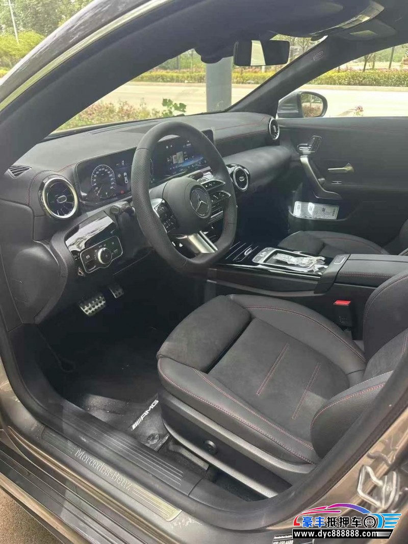 25年奔驰CLA轿车抵押车出售