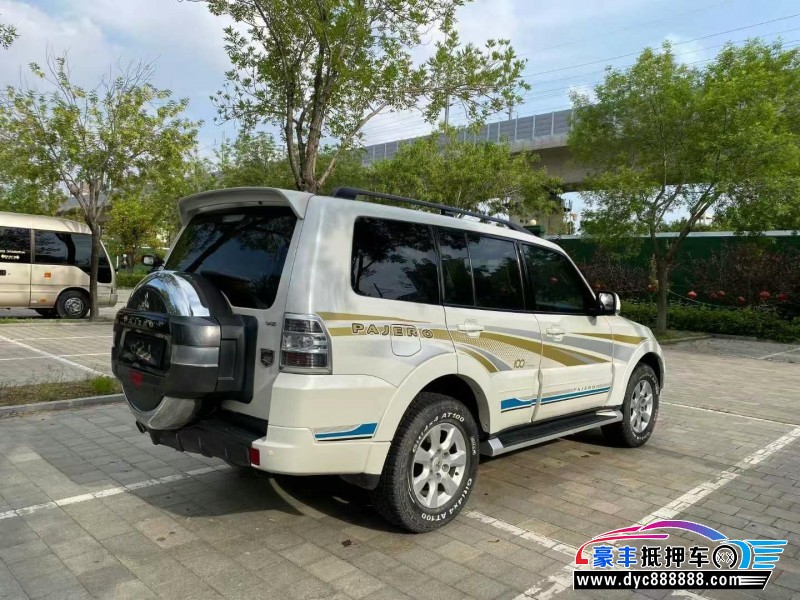 19年三菱帕杰罗SUV抵押车出售