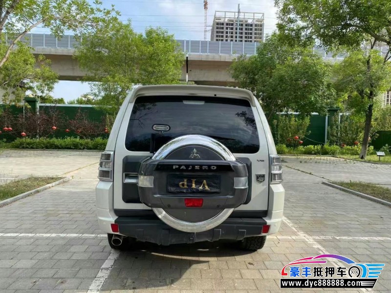 19年三菱帕杰罗SUV抵押车出售