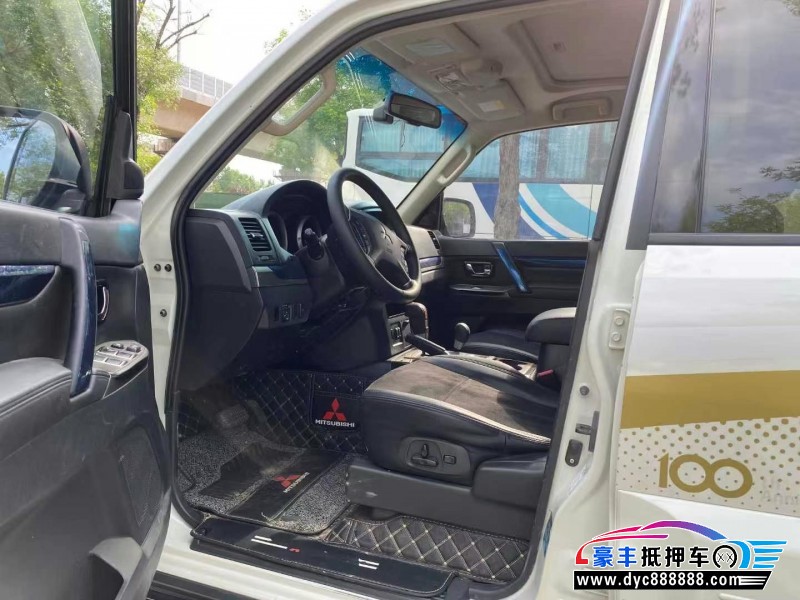 19年三菱帕杰罗SUV抵押车出售