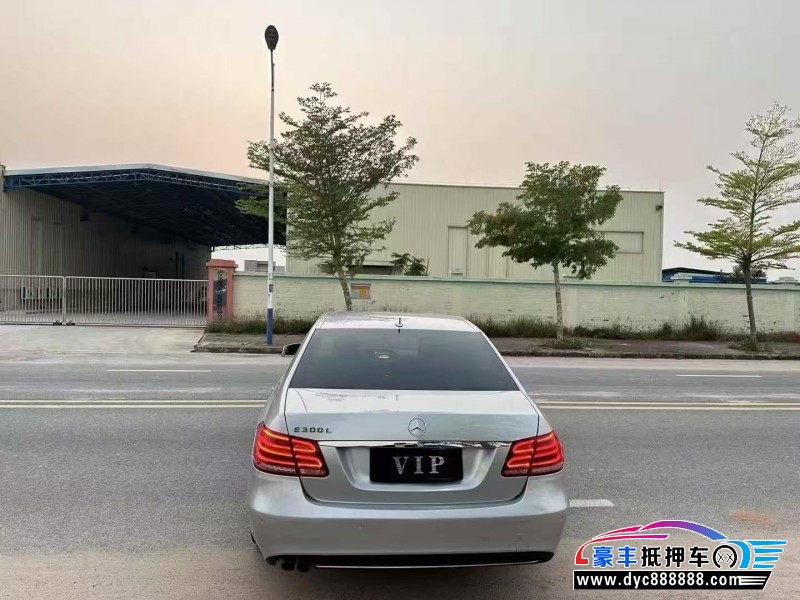 14年奔驰E轿车抵押车出售