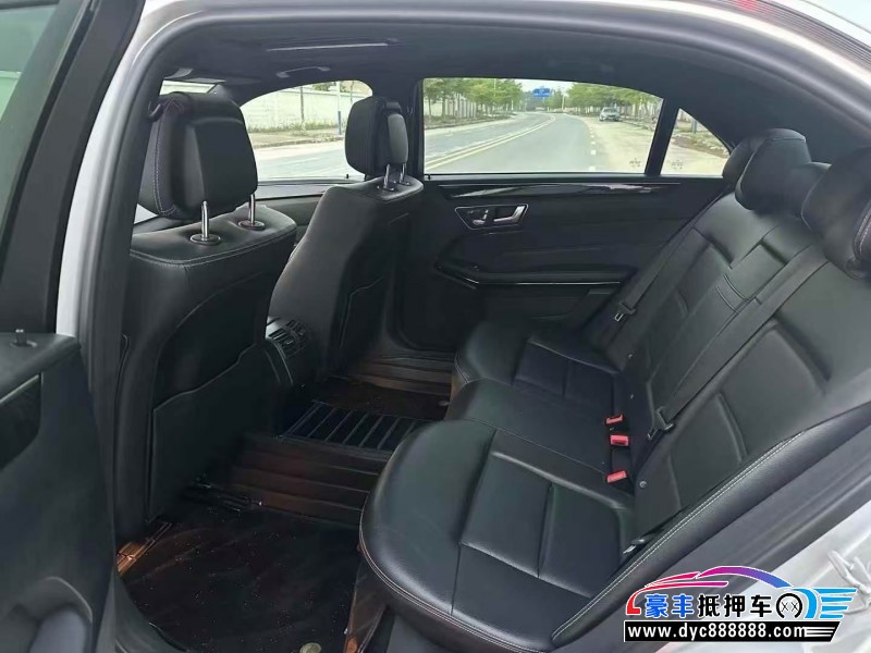 14年奔驰E轿车抵押车出售