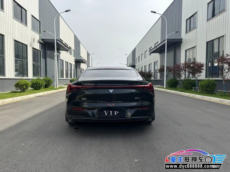 23年哪吒S轿车抵押车出售