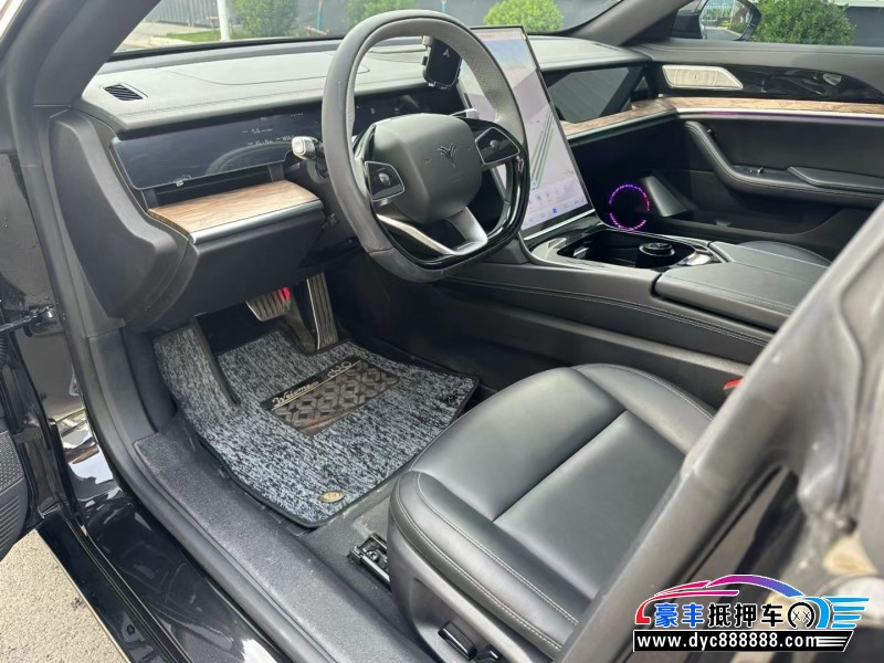 23年哪吒S轿车抵押车出售