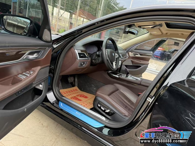 22年宝马7系轿车抵押车出售