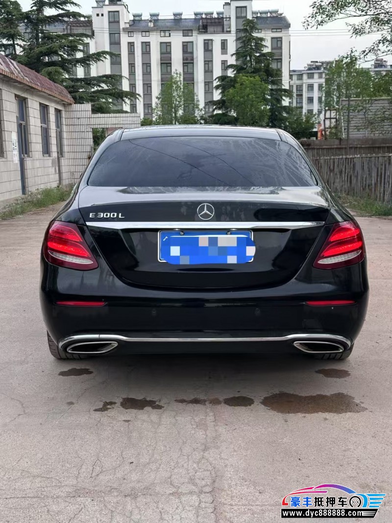 17年奔驰E轿车抵押车出售