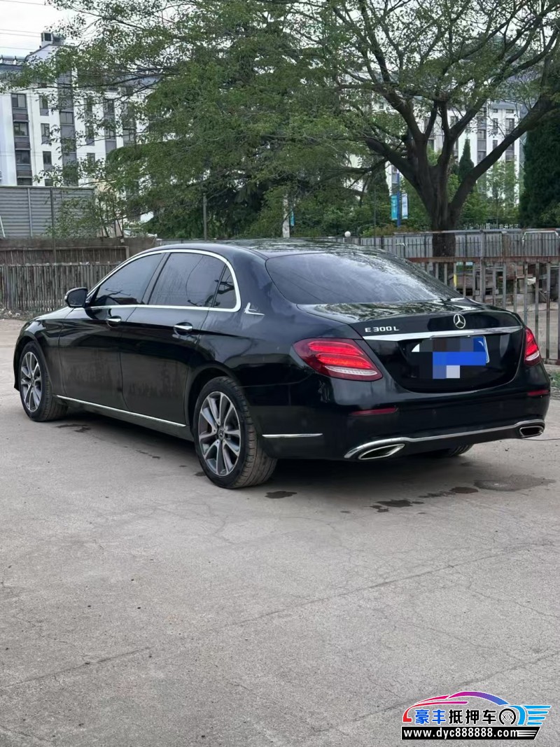 17年奔驰E轿车抵押车出售