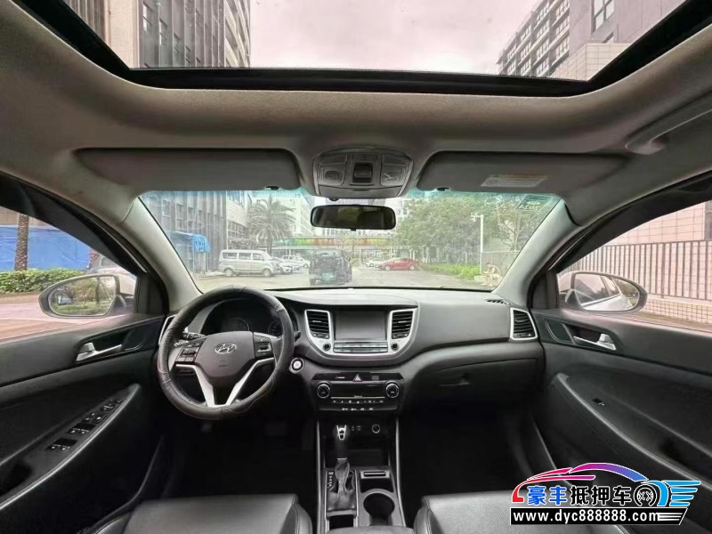 16年现代途胜轿车抵押车出售