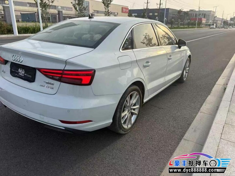 19年奥迪A3轿车抵押车出售