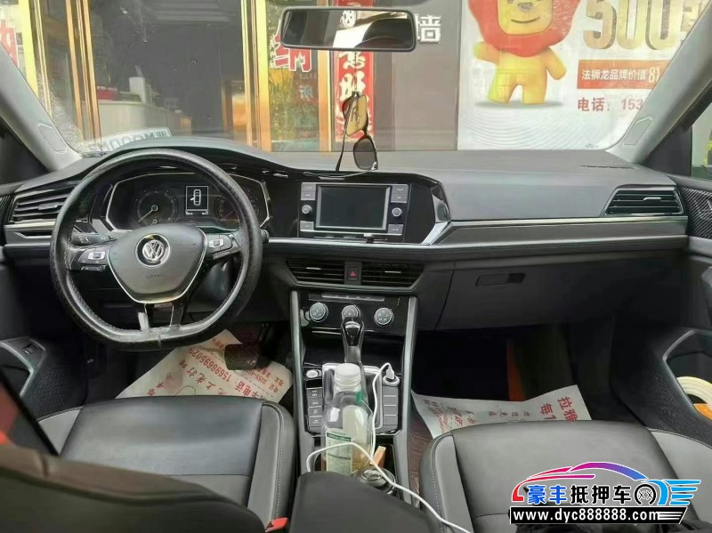 19年大众速腾轿车抵押车出售