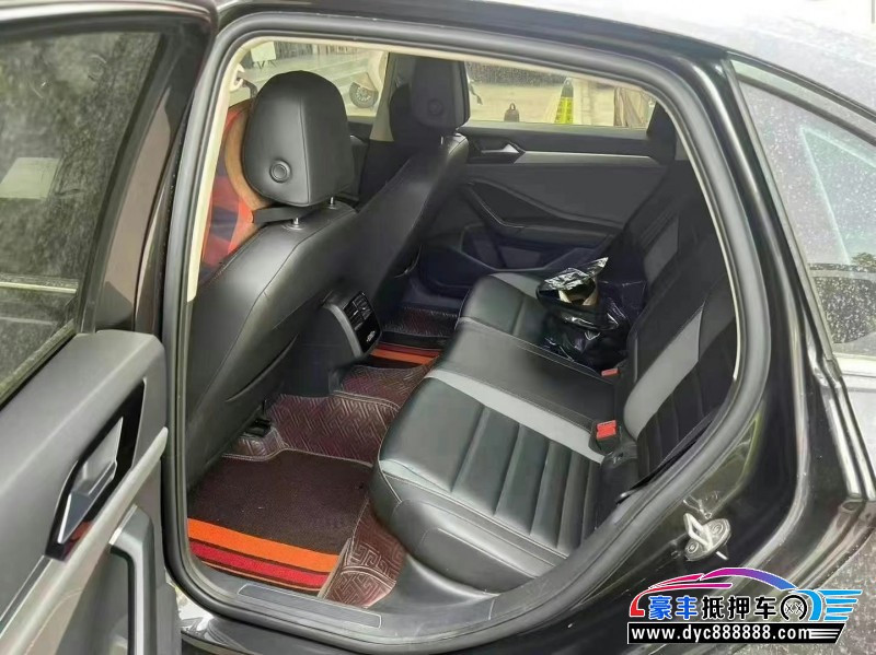 19年大众速腾轿车抵押车出售