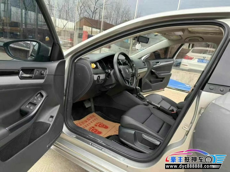 19年大众速腾轿车抵押车出售