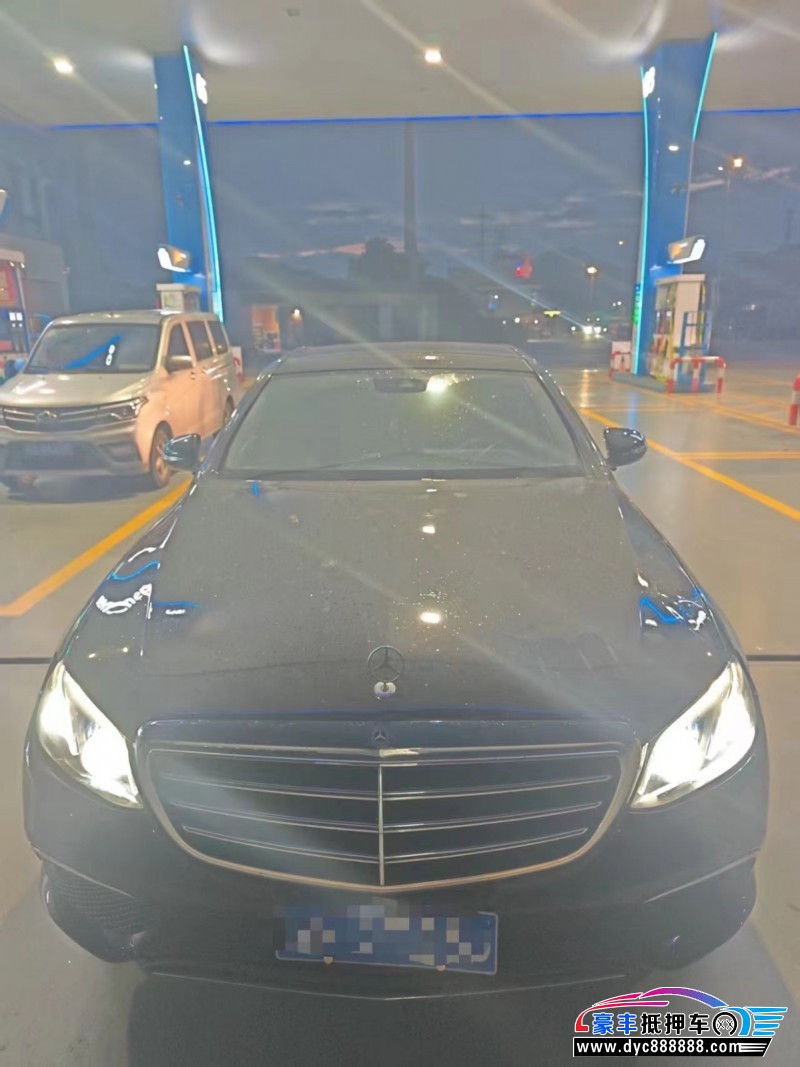 17年奔驰E轿车抵押车出售