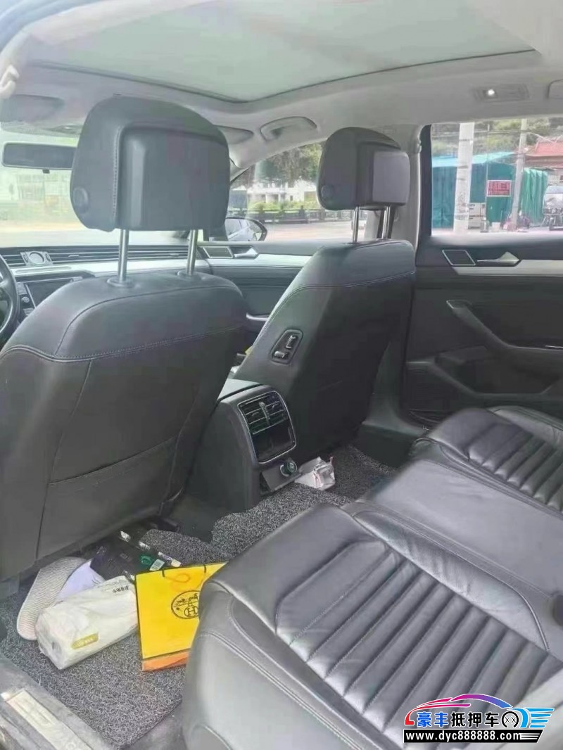 18年大众迈腾轿车抵押车出售