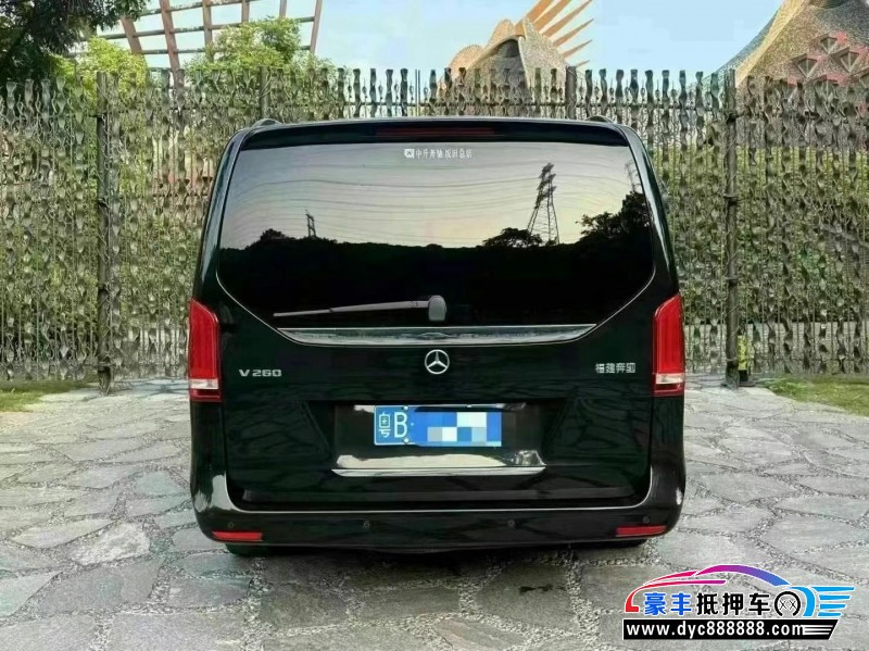 21年奔驰V轿车抵押车出售