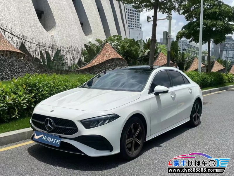 24年奔驰A轿车抵押车出售