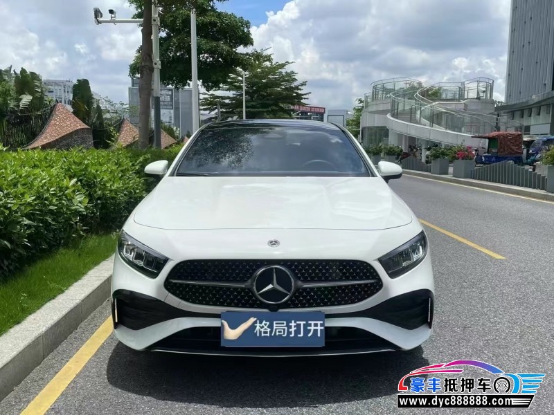 24年奔驰A轿车抵押车出售