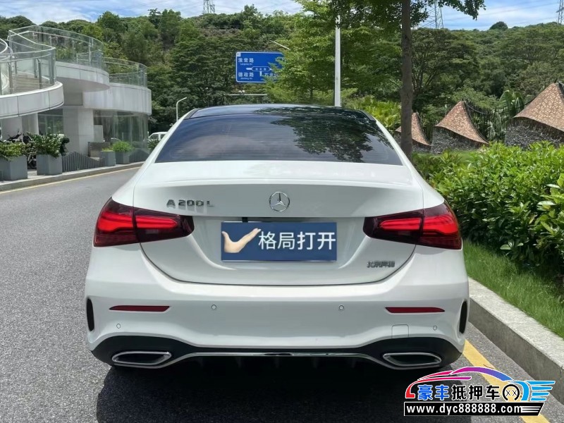 24年奔驰A轿车抵押车出售