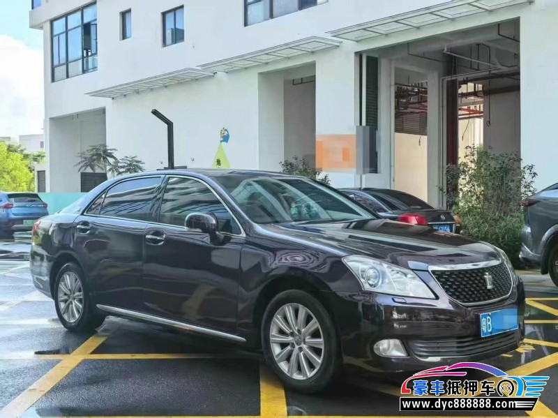 12年丰田皇冠轿车抵押车出售